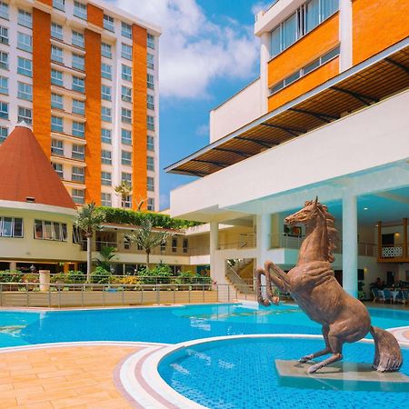 Mövenpick Hotel&Residences Nairobi Exterior foto