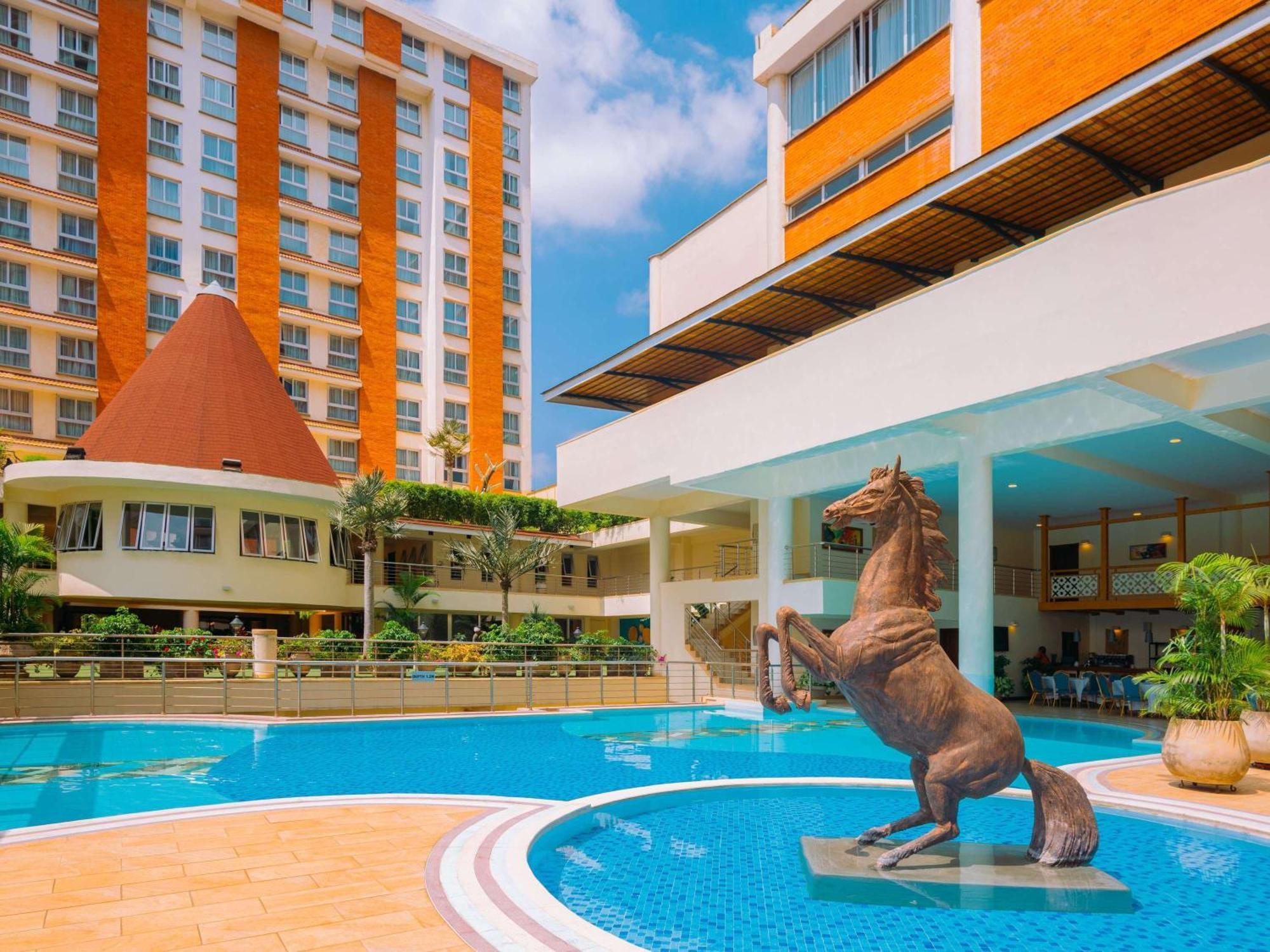 Mövenpick Hotel&Residences Nairobi Exterior foto