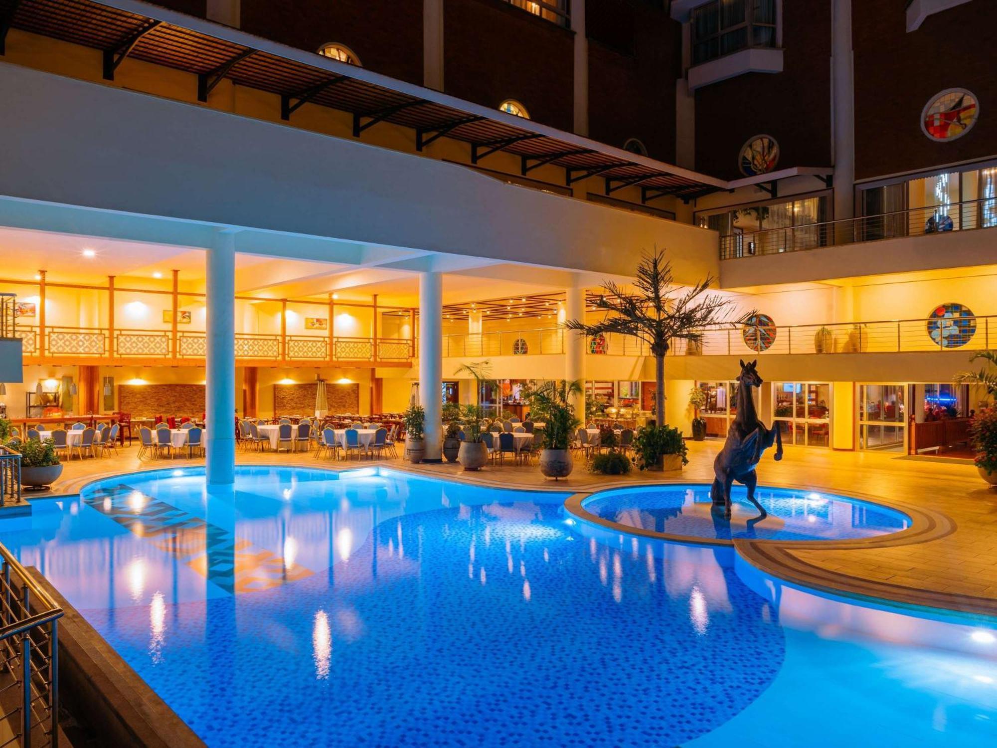 Mövenpick Hotel&Residences Nairobi Exterior foto
