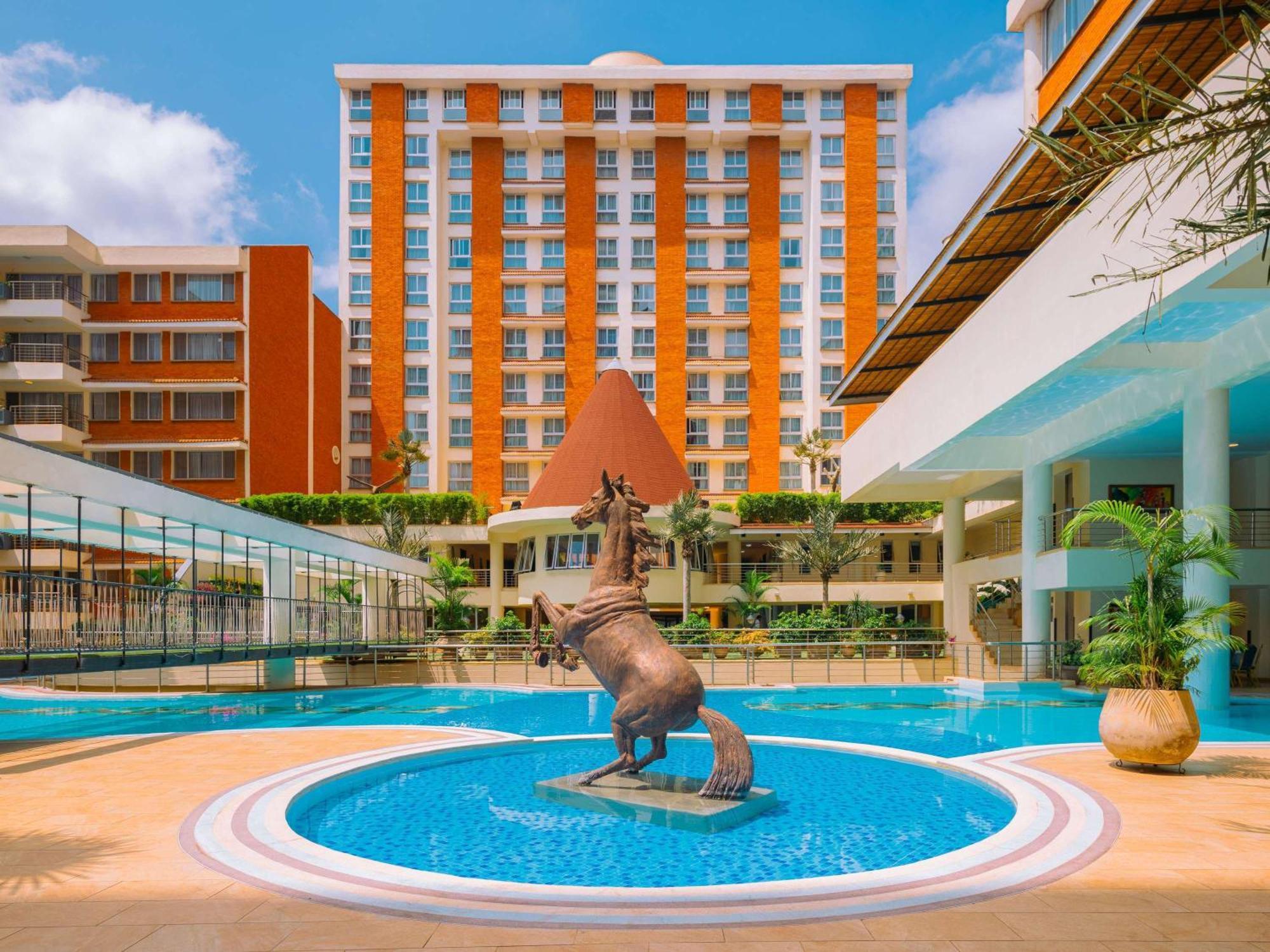Mövenpick Hotel&Residences Nairobi Exterior foto