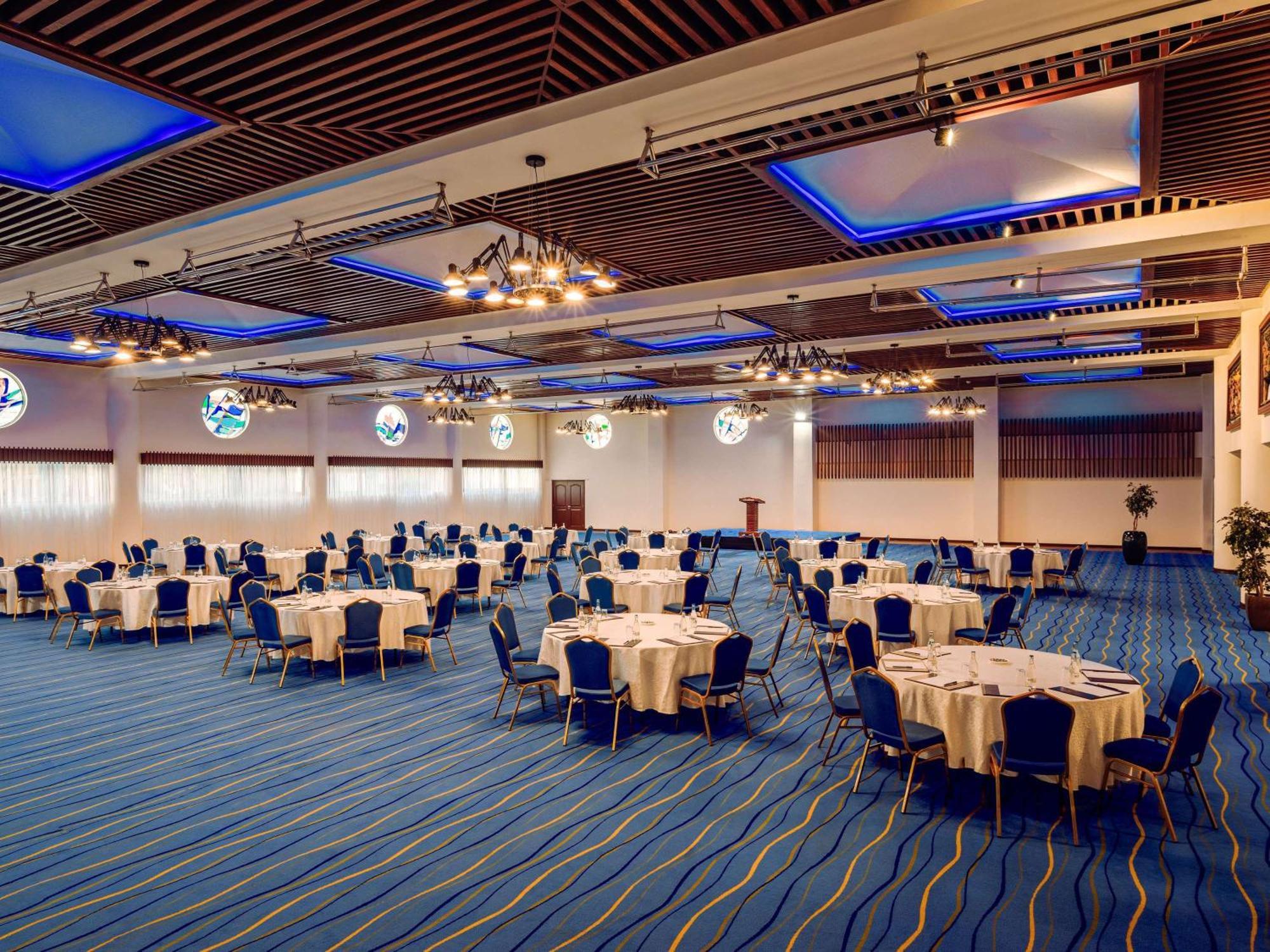 Mövenpick Hotel&Residences Nairobi Exterior foto